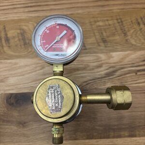 Linde Trimline Acetylene 8501 R-76 15-025 Regulator with  gauge